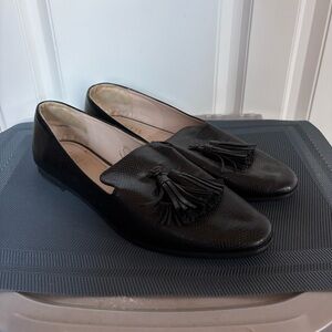Zara Black Textured Tassel Loafers